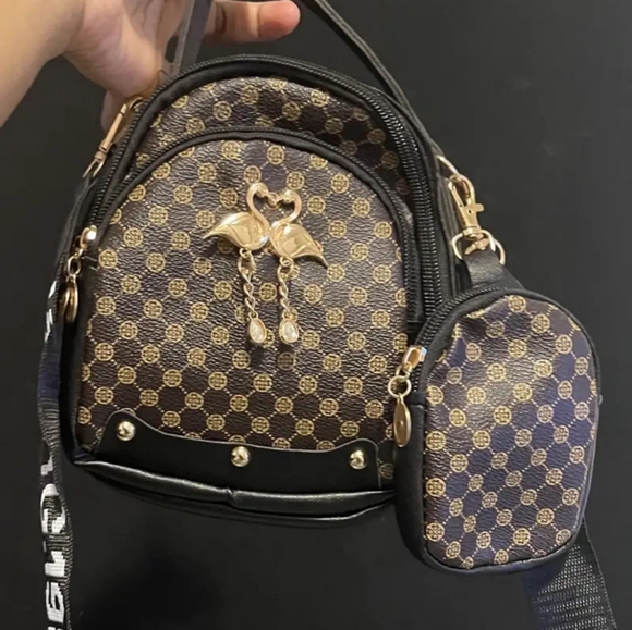 Designer Inspired Kissing Doves Handbag and Purse Set - Picture 14 of 16